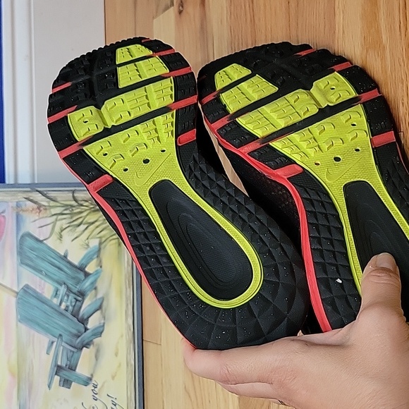 493. Nike shoes - Picture 6 of 7